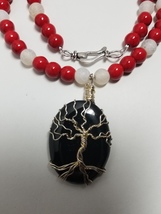 Black Agate Oval Tree Necklace with Red Magnesite and Cracked White Agate Beads - £27.17 GBP