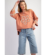 Grapefruit Orange Flower Patch Graphic Exposed Seam Wide Sleeve Top - $377.76 MXN