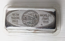 1964-65 New York World&#39;s Fair chrome silver plastic Unisphere butter cover FLAW - £11.66 GBP
