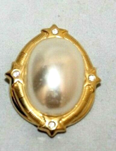 Pendant Brooch Clip On Gold Colored With White Pearled Center Lapel Pendant - £11.15 GBP