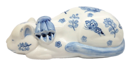 Vintage SLEEPING CAT Figurine White with Blue Flowers Ceramic Granny Core - £19.97 GBP