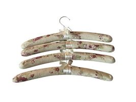 Lot of 4 Vintage Padded Satin Fabric Covered Clothes Hangers Floral Ribb... - $104.93 MXN