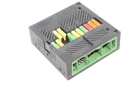 2002-2005 BMW 745i INTEGRATED POWER SUPPLY FUSE BOX U0414 image 3