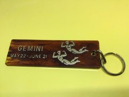 Vintage Zodiac Sign Keyring GEMINI Keychain GÉMAUX Ancien Porte-Clés Zodiaque - £7.25 GBP