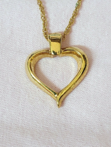 Vintage Gold Tone Heart Pendant on 18&quot; Rope Chain - £4.71 GBP