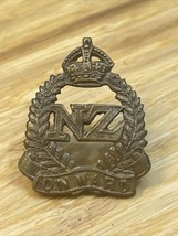 Vintage WWII WW2 New Zealand Expeditionary Force Cap Badge NZ Onward KG JD - $24.75