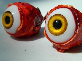 Dead Head Props Pair of Realistic Life Size Bloody Ripped Out Eyeballs P... - £19.68 GBP