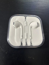 OEM Apple EarPods 3.5mm w/ Remote & Mic for iPhone 4 5 6S Plus MD827LL/A - £9.05 GBP