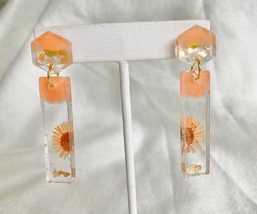 Gold Tone Resin Post Rectangle Shape Earrings with Orange Pressed Flower and She - £7.99 GBP