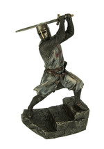 Scratch &amp; Dent Templar Knight Wielding Double Handed Sword Statue - £77.89 GBP