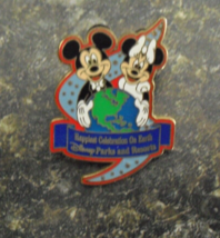COOL 2005 Walt Disney Parks and Resorts Mickey Minnie Pinback Pin 1 1/2&quot; Tall - £14.90 GBP