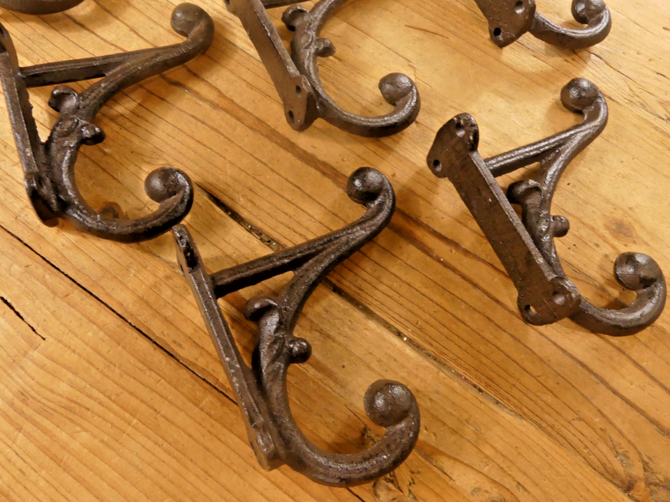 8 BROWN RUSTIC COAT HOOKS ANTIQUE STYLE CAST IRON 4.5" WALL DOUBLE RESTORATION ! Item image 2