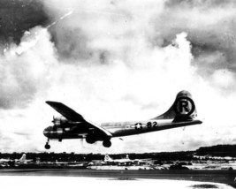 Enola Gay B-29 Superfortress Landing On The Ground 8X10 Photograph Reprint - £6.67 GBP