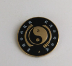 Vintage Ying Yang Black &amp; Gold Tone Lapel Hat Pin - £8.14 GBP