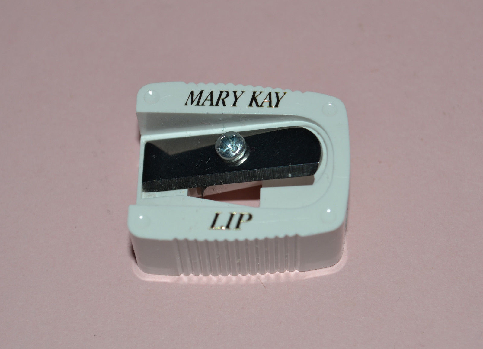 1 MARY KAY LIP LINER PENCIL SHARPENER (WHITE) - $2.49