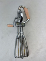 Vintage MAYNARD Retro Pink Handles Egg Beater Hand Mixer Used Condition - £14.87 GBP