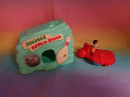 Vintage 1993 McDonald&#39;s Flintstones Green House and Fred Red Car - as is damaged - £1.99 GBP