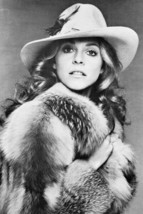 Lindsay Wagner wears fur coat &amp; hat The Bionic Woman promo 4x6 inch real... - £3.75 GBP