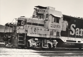 Atchison Topeka &amp; Santa Fe Railway Railroad ATSF #2203 Electromotive Train Photo - £7.58 GBP