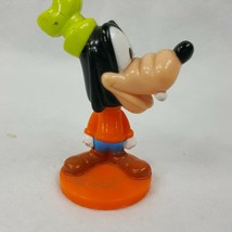 Walt Disney GOOFY plastic figurine toy with green hat, head turns KGFW9 - $3.95