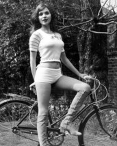 Madeline Smith huge bust bare midriff white hot pants &amp; boots 11x17 inch... - $380.53 MXN