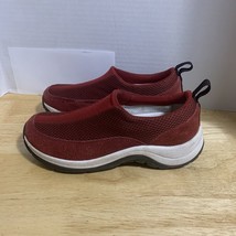 L.L. Bean Women&#39;s Size 6.5M Red  Slip On Sneaker Suede Leather Mesh - $473.64 MXN