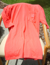 Joe Marlin Unwind RED  Short Sleeve Pocket Tee Shirt Size LARGE - $4.79