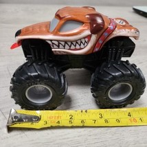 Hot Wheels Monster Jam Monster Mutt Freestyle Champion 2010 Dog - $4.60