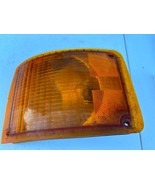  INTERNATIONAL LEFT SIDE AMBER PARK SIGNAL LIGHT LENS ASSEMBLY 5564SAE - $162.50 MXN