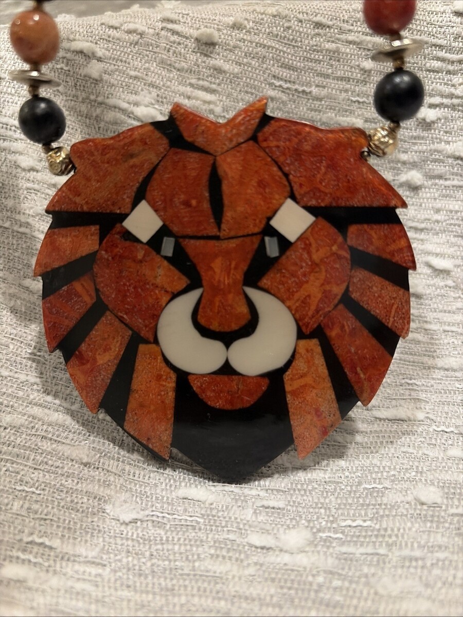 Vintage 1970 Lee Sands Mosaic Coral Onyx Inlay Lioness / Tiger Necklace - $60.00