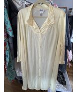 VANITY FAIR WOMEN NYLON ROBE SIZE XXL - $15.00