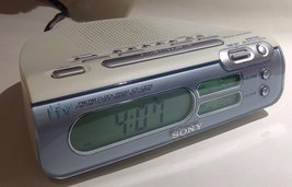 Sony ICF-C273 - Liv Fm/Am Clock Radio - £39.34 GBP