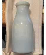 8&quot; Pfaltzgraff Ceramic Blue Milk Bottle *Pre-Owned* qqq1 - $299.74 MXN