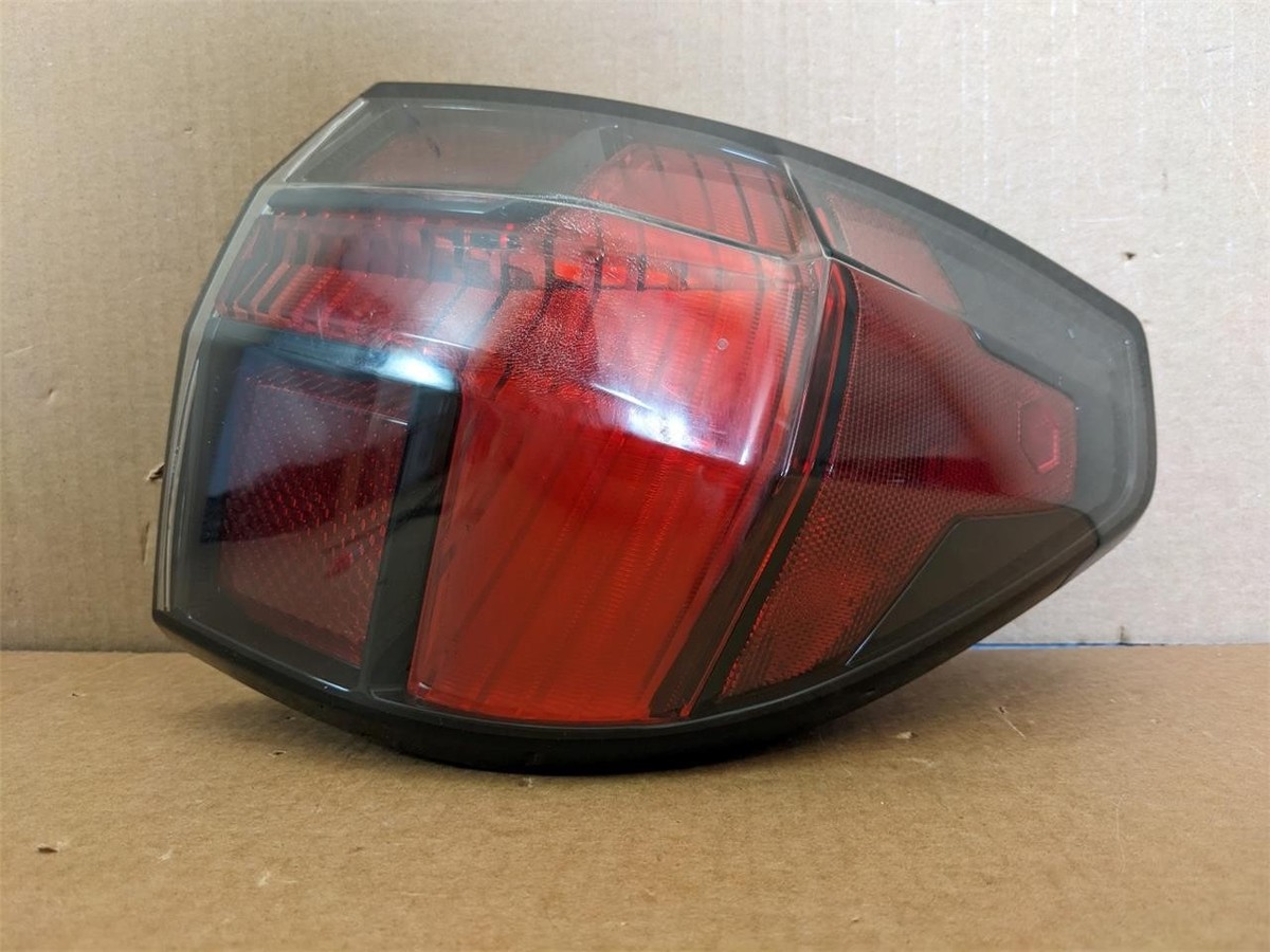 DAMAGED OEM 22-23 Hyundai Santa Cruz RH Right Passenger Side Halogen Tai... - $69.29