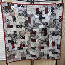 Handcrafted Finished Mini Lap Quilt Black White Red 38&quot; x 38&quot; - £31.01 GBP