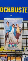  Weekend at Bernies VHS Tape Movie Avid Video Andrew McCarthy Comedy  - $181.85 MXN