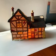 Dept 56 Tudor Cottage Dickens Village Lighted Christmas Building - 1985 - £31.65 GBP