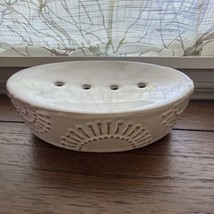Pier1 Ceramic Sponge Soap Dish Holder White Dot Dash Flower Sun - $11.64