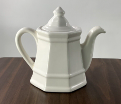 Pfaltzgraff Heritage White 16 oz. Small Teapot with Lid Vintage 2-555 - £10.34 GBP