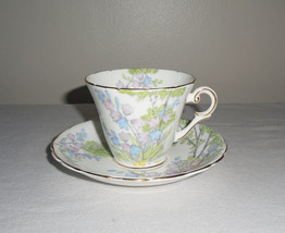 Wellington Bone China Scallop Teacup &amp; Saucer Pastel Flowers England Vintage - £15.63 GBP