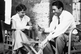 Roman Holiday Gregory Peck &amp; Audrey Hepburn relax on set playing cards 18x24 Pos - £19.01 GBP