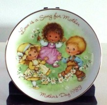 Avon Collectible China 5" Plate 1983 "Love is a Song for Mother" - $8.82