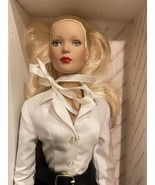 Robert Tonner Doll Tyler Wentworth Collection Signature Style BW-Blonde ... - $159.99