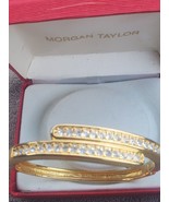 Morgan Taylor Rhinestones Gold Toned Hinged Bracelet in Red Box   - €10,46 EUR