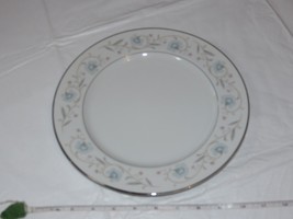 English Garden Fine China 1221 Japan Dinner Plate 10 1/4&quot; white blue flo... - £14.17 GBP