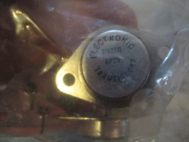 NEW Vintage Electronic Transistor Semiconductor  LOT 4   PN#  2N250  Met... - $37.99