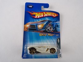 Van / Sports Car / Hot Wheels White Heat 106 #H6 - £8.25 GBP