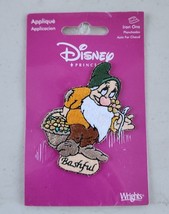 Disney Snow White Bashful Dwarf Embroidered Iron On Patch Vtg New Sealed... - $248.68 MXN
