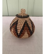 Vintage Traditional Zulu Herb Basket. Woven From Ilala Palm Fiber. - $570.03 MXN