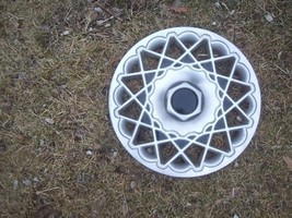 1996 1997 CHRYSLER TOWN COUNTRY 15&quot;  WHEEL COVER OEM USED - $66.48